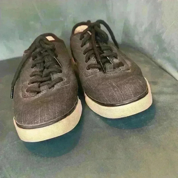 UGG sneakers size 5.5 - Picture 4 of 6